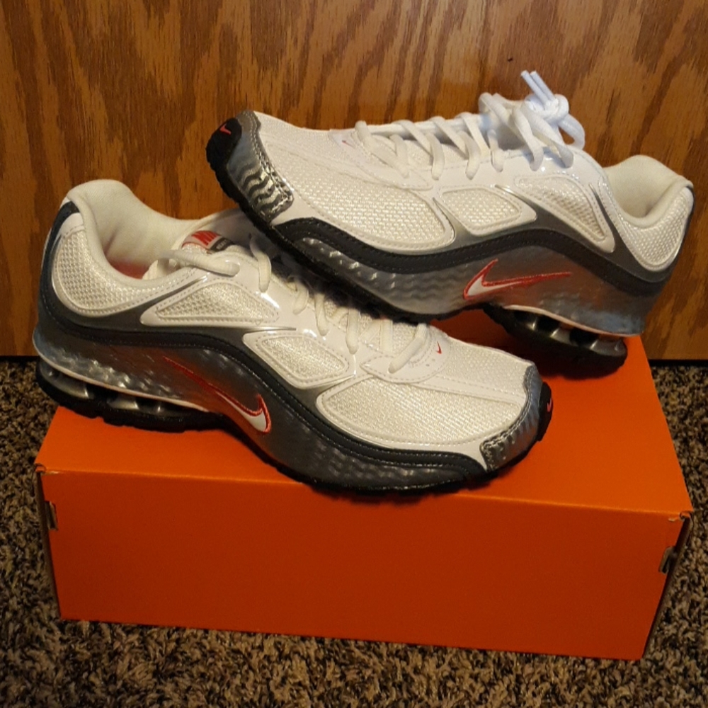 Reax Run 5 Nike Tennis Shoes